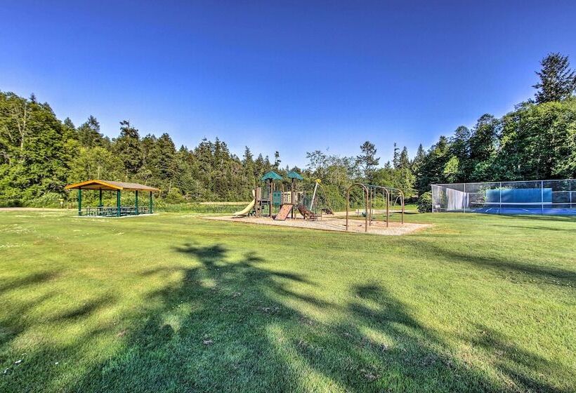 Anderson Island Cabin On Half Acre With Fire Pit!