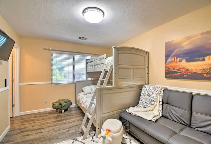 Walk To Surprise Stadium: Villa W/ Covered Patio!