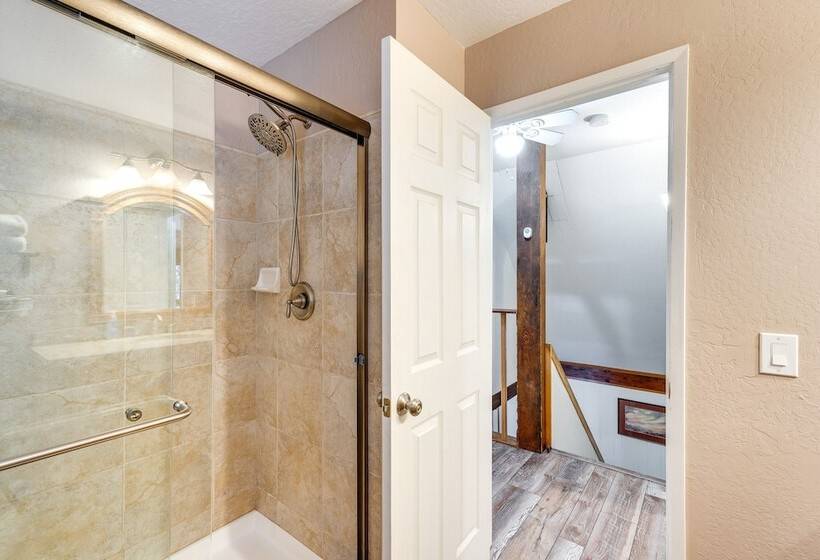 Arnold Cabin W/ Deck: Near White Pines Lake