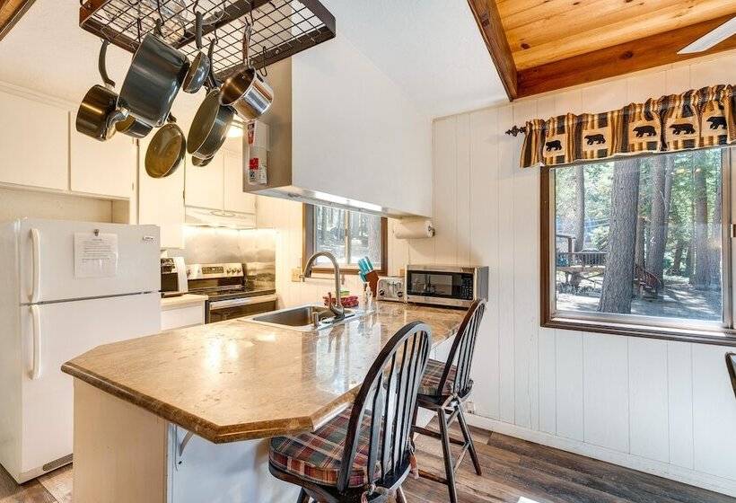 Arnold Cabin W/ Deck: Near White Pines Lake