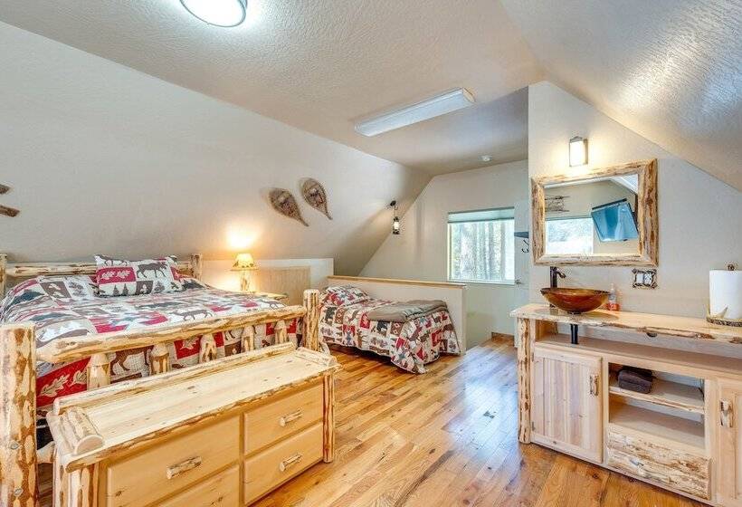 Arnold Cabin W/ Deck: Near White Pines Lake