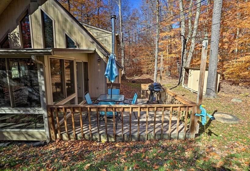 1 Mi To Arrowhead Lake: Pocono Home W/ Fire Pit