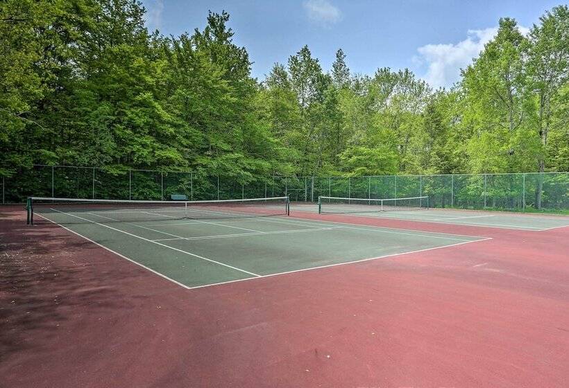 1 Mi To Arrowhead Lake: Pocono Home W/ Fire Pit