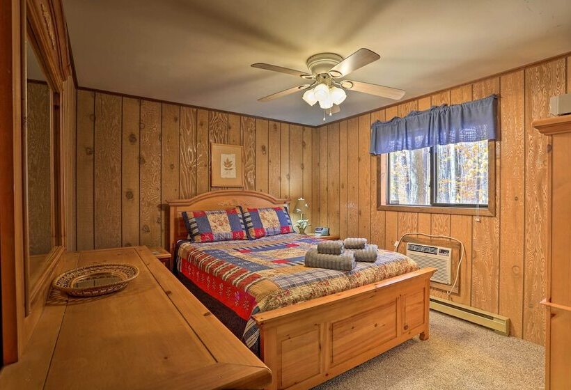 1 Mi To Arrowhead Lake: Pocono Home W/ Fire Pit