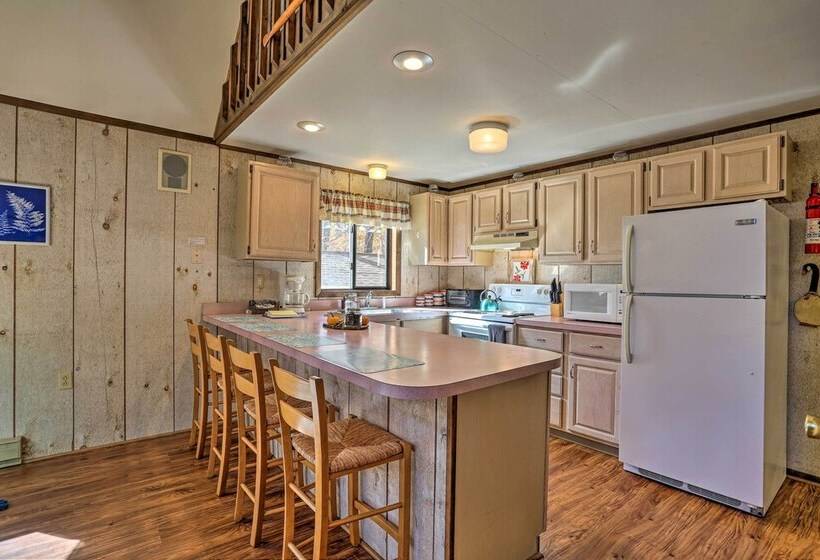 1 Mi To Arrowhead Lake: Pocono Home W/ Fire Pit