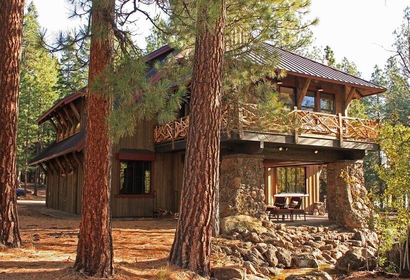 Ashland Lodge W/ Lake Views & Game Room Loft