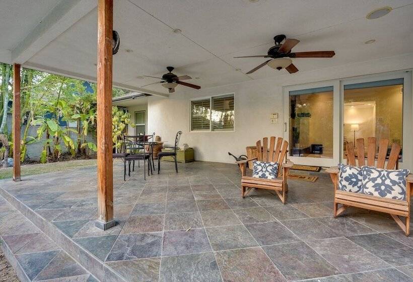 Bakersfield Oasis: Sweet Tropical Pool Setup!