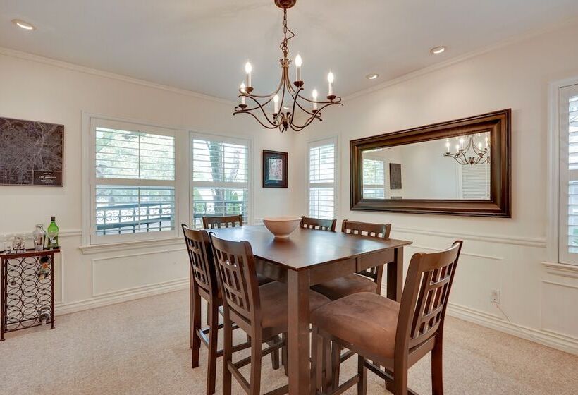 Bakersfield Oasis: Sweet Tropical Pool Setup!