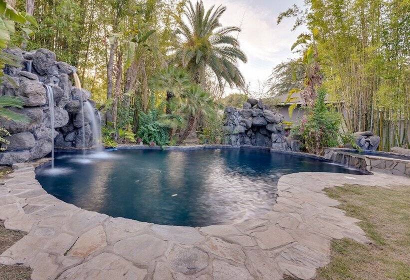 Bakersfield Oasis: Sweet Tropical Pool Setup!
