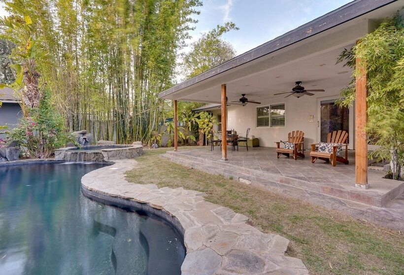 Bakersfield Oasis: Sweet Tropical Pool Setup!