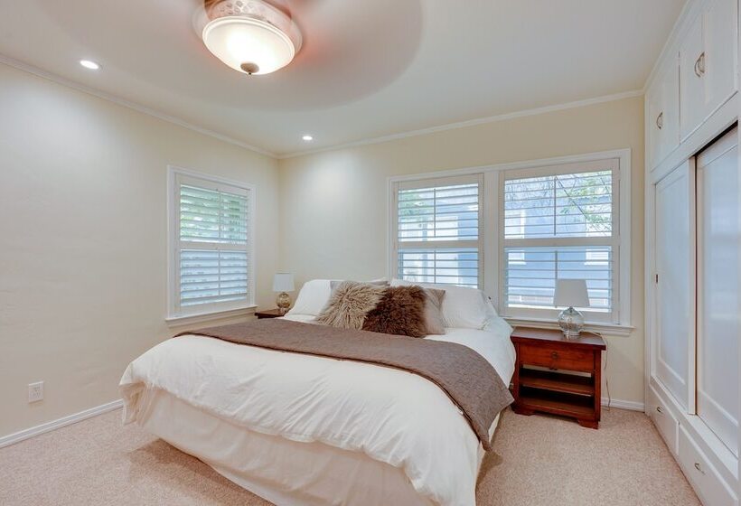 Bakersfield Oasis: Sweet Tropical Pool Setup!