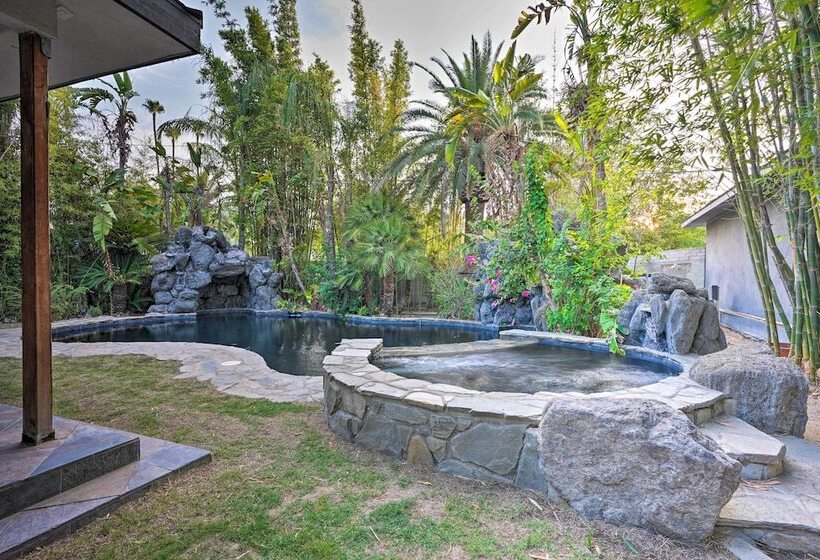 Bakersfield Oasis: Sweet Tropical Pool Setup!