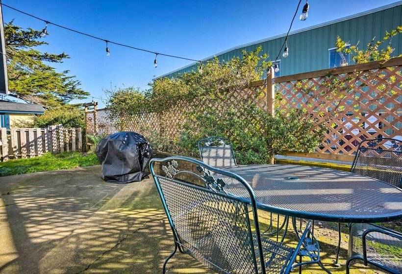 Bandon Beach House Rental: Walk To Downtown!