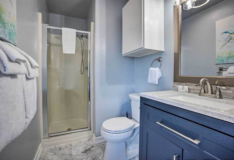 Bandon Beach House Rental: Walk To Downtown!