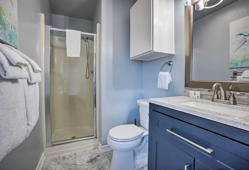 Bandon Beach House Rental: Walk To Downtown!