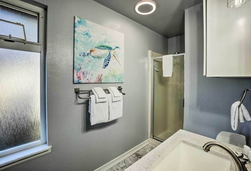 Bandon Beach House Rental: Walk To Downtown!