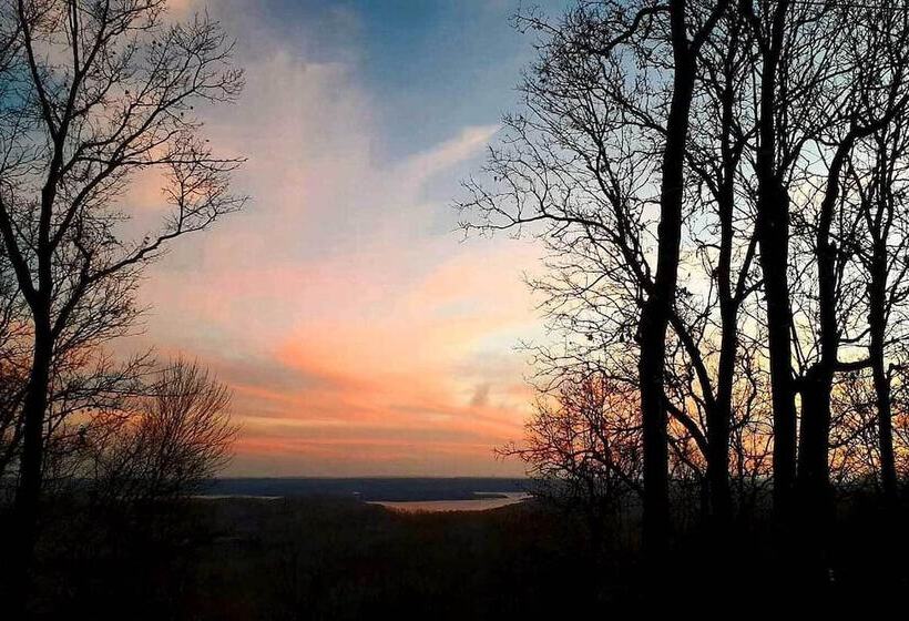 Beaver Lake Getaway W/ 2 Decks, Grill, & Views!