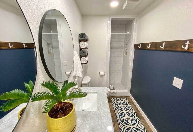 Beaver Lake Getaway W/ 2 Decks, Grill, & Views!