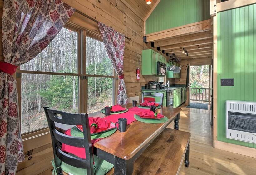 Beech Mountain Cabin W/ 180° Views: Near Hiking!