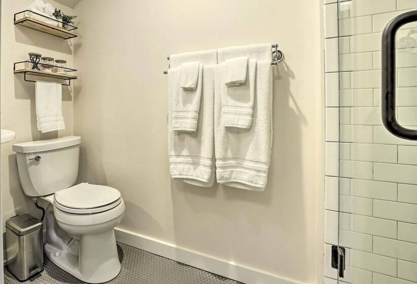 Boise Tudor Home W/ Game Room < 2 Mi To Downtown!