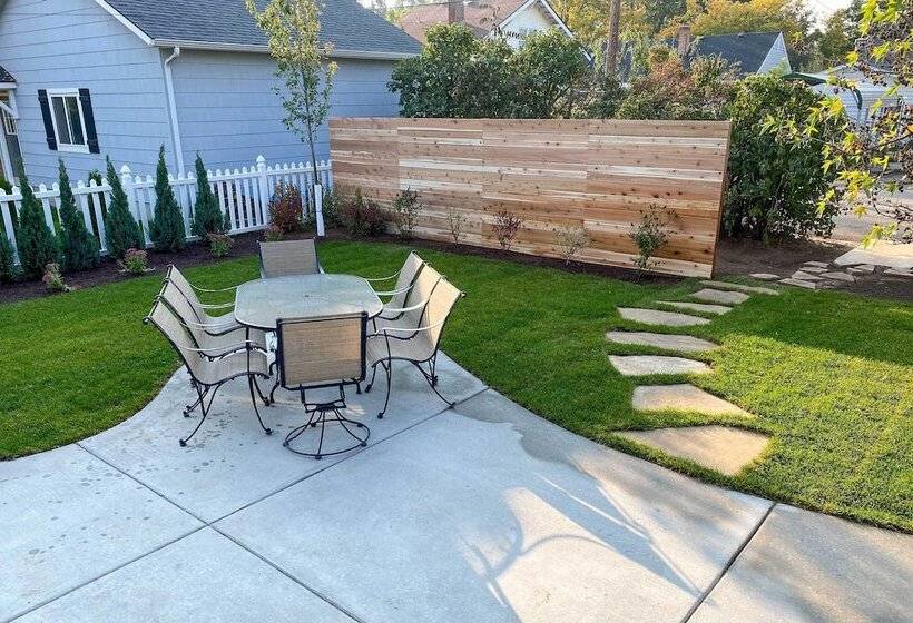 Boise Tudor Home W/ Game Room < 2 Mi To Downtown!