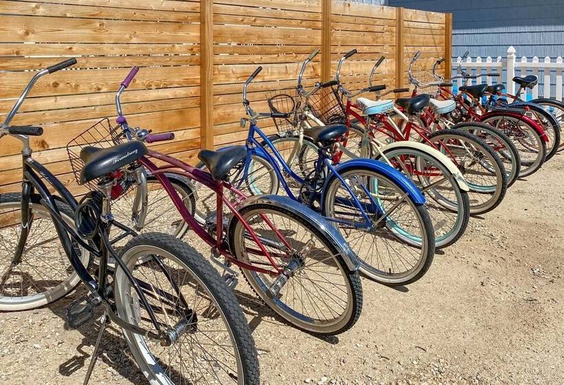 Boise Tudor Home W/ Game Room < 2 Mi To Downtown!