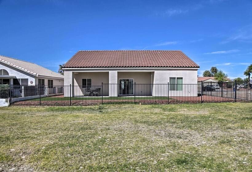 Bright Home W/ Yard, 4 Mi To Colorado River!