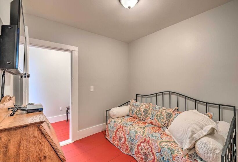 Bright Lake Winnipesaukee Home   Walk To Town