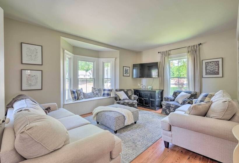 Bright Lake Winnipesaukee Home   Walk To Town