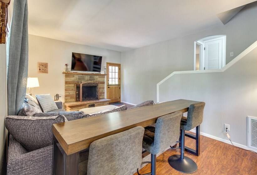 Bright Lakeside Home W/ Deck: 2 Mi To Rainbow Lake