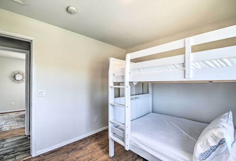 Bright Surprise Home W/ Pool, Near Spring Training