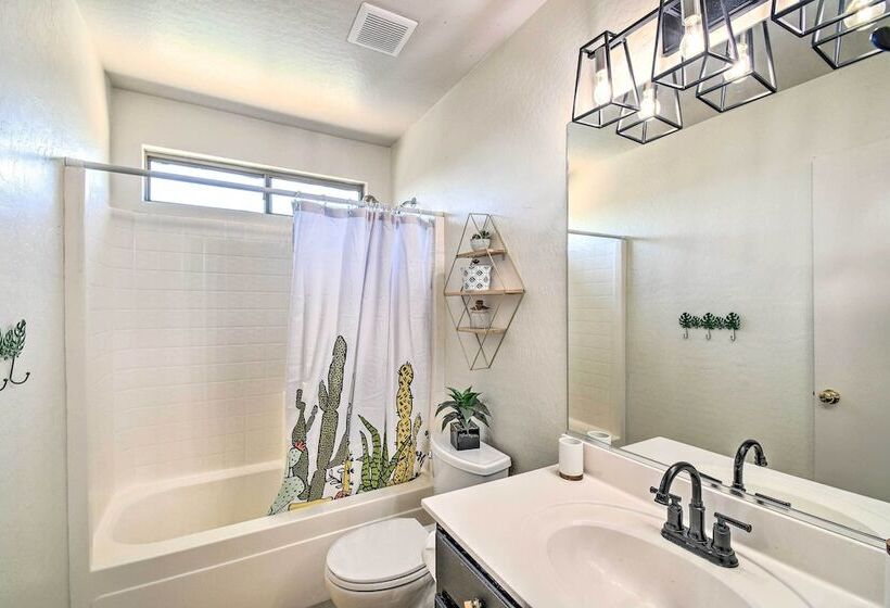 Bright Surprise Home W/ Pool, Near Spring Training