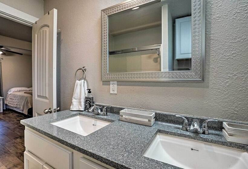 Peaceful Broken Bow Cottage W/ Fire Pit!