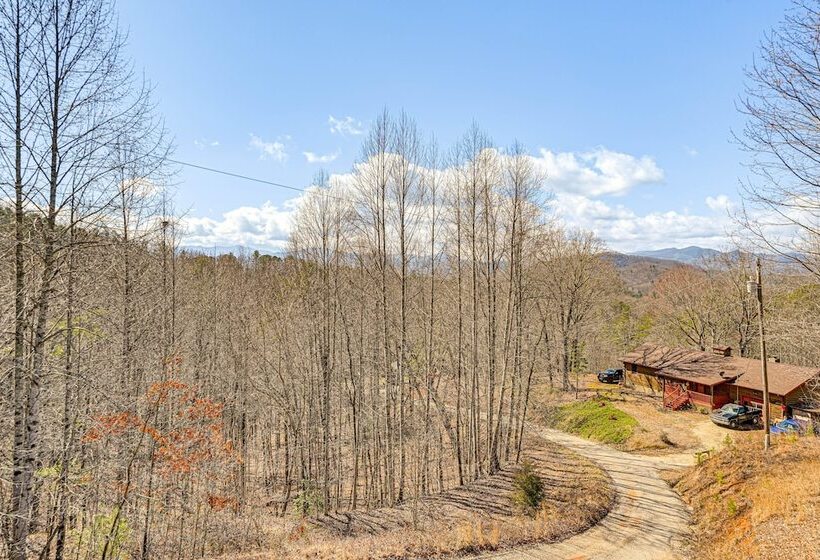Bryson City Cabin W/ Hot Tub, Views & Pool Table!