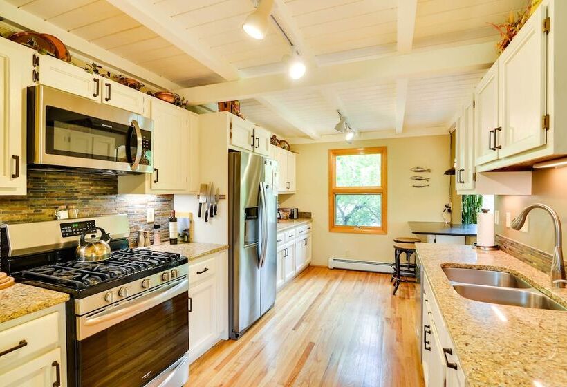 Buena Vista Retreat: Steps To Arkansas River!