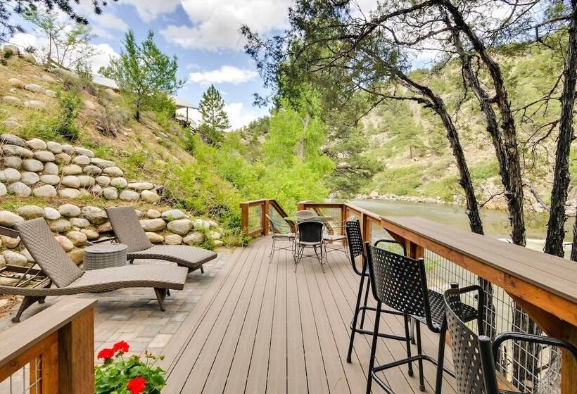 Buena Vista Retreat: Steps To Arkansas River!