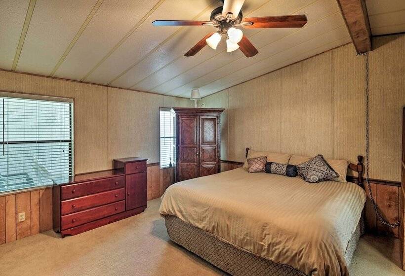 Bullhead City Home W/ Fire Pit   Walk To Co River!