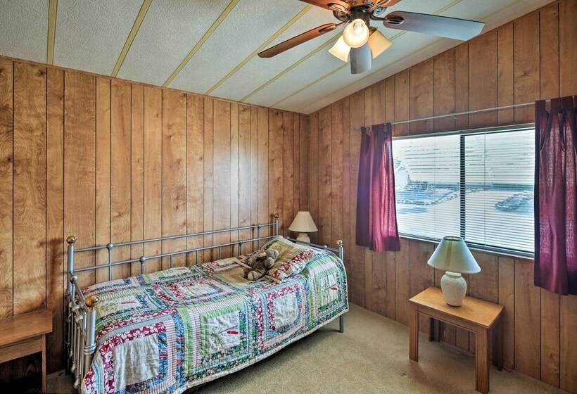 Bullhead City Home W/ Fire Pit   Walk To Co River!