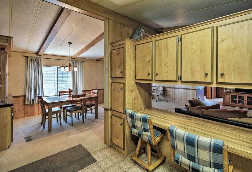 Bullhead City Home W/ Fire Pit   Walk To Co River!