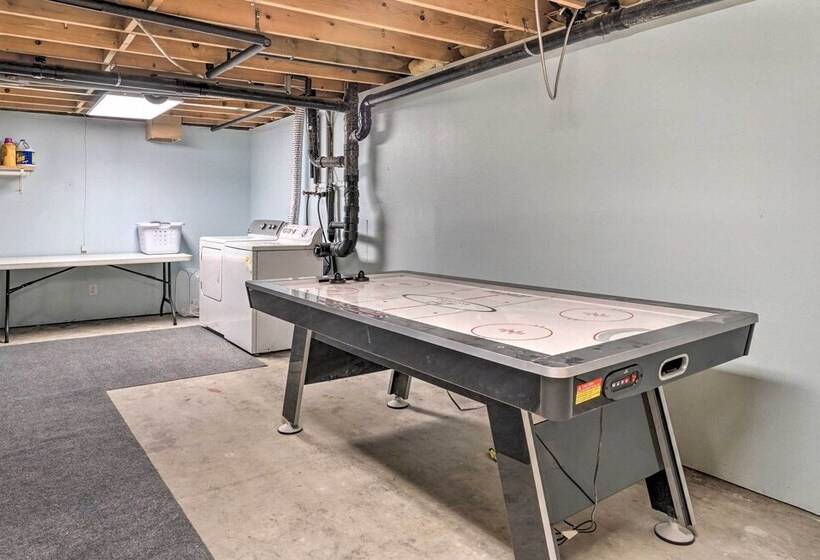 Cabin On Kenai Peninsula: Family & Group Friendly!