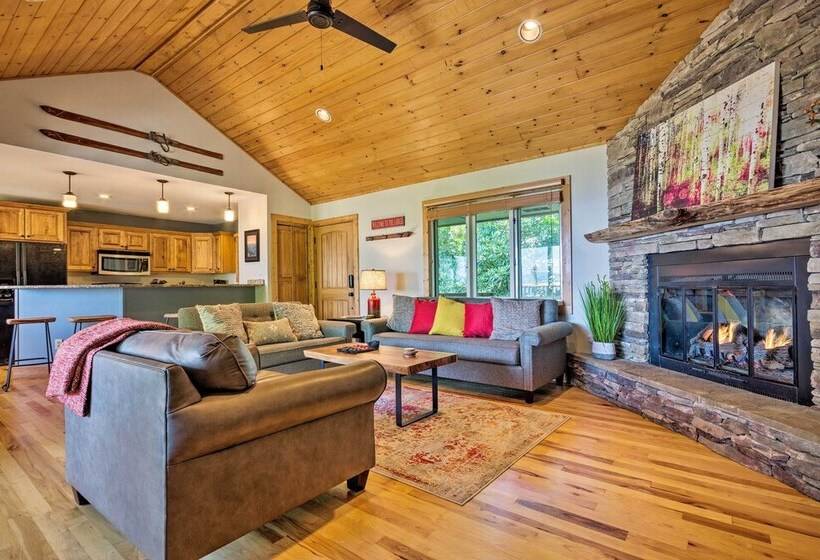 Cabin W/ Hot Tub & Mountain Views, < 5 Mi To Boone