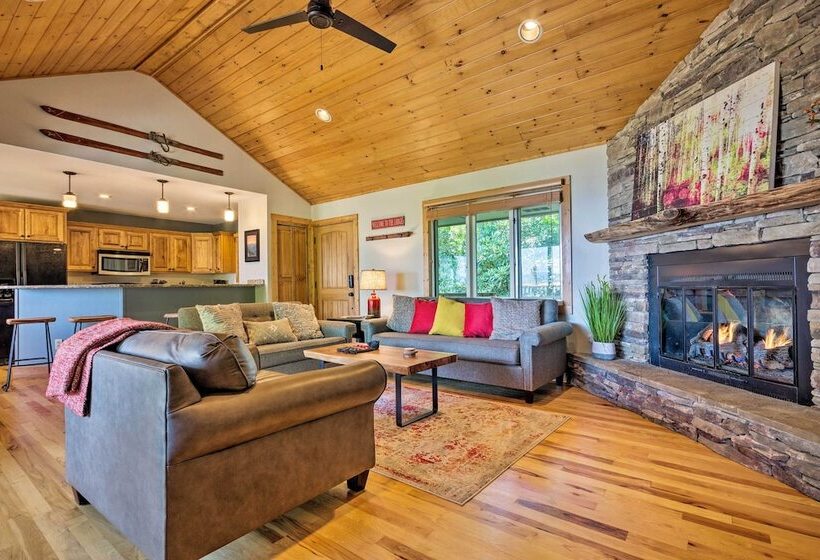 Cabin W/ Hot Tub & Mountain Views, < 5 Mi To Boone