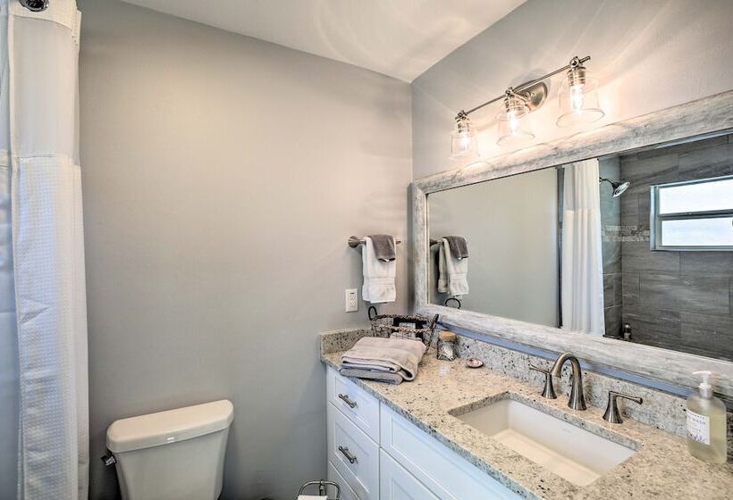 Canalfront Cape Coral Home With Dock & Bbq!