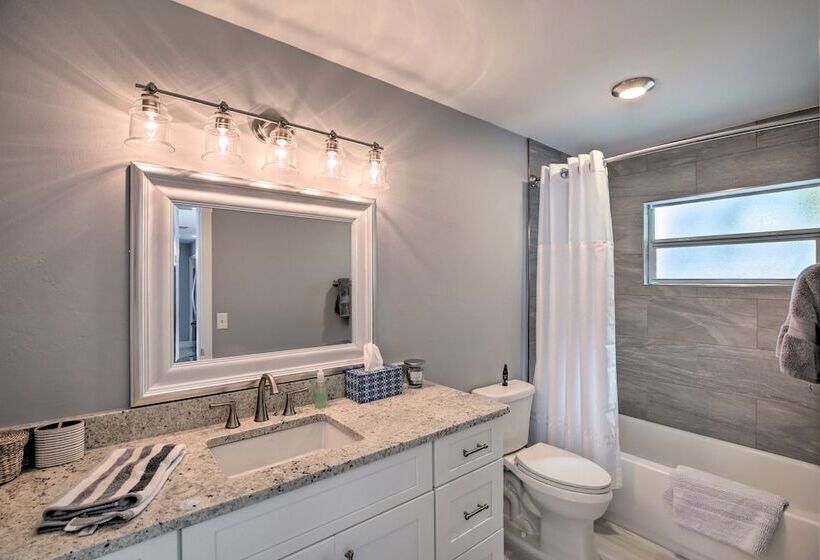 Canalfront Cape Coral Home With Dock & Bbq!