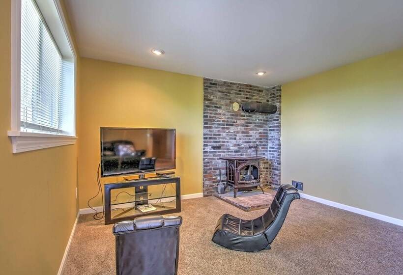 Cannon Mtn Family Retreat W/ Deck, Close To Hiking