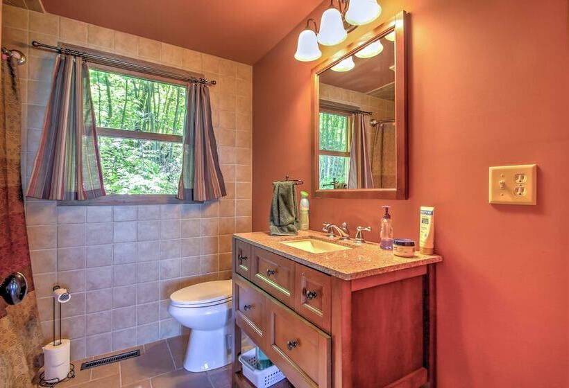 Cannon Mtn Family Retreat W/ Deck, Close To Hiking