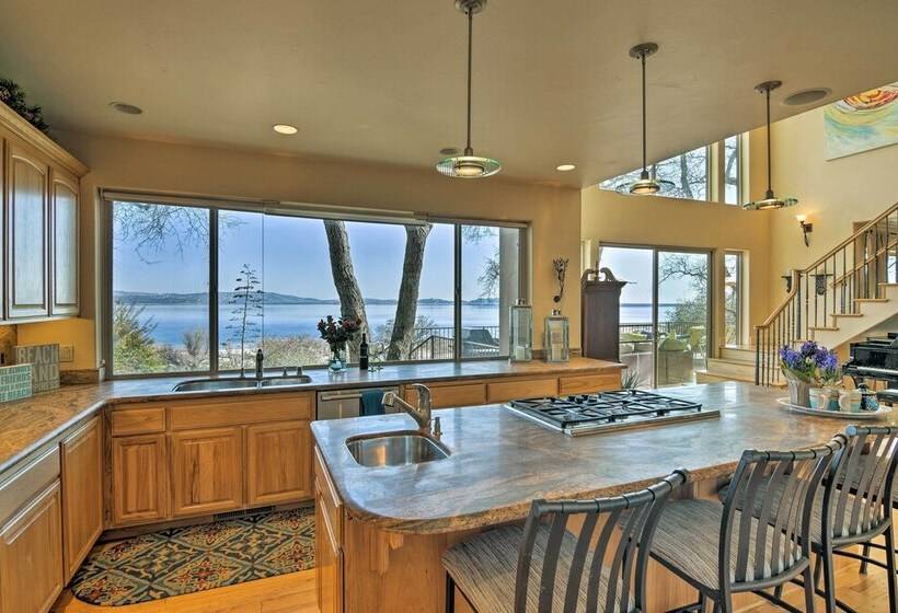 Casa D Amore : Extravagant Lakefront Villa!