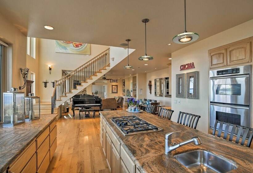 Casa D Amore : Extravagant Lakefront Villa!