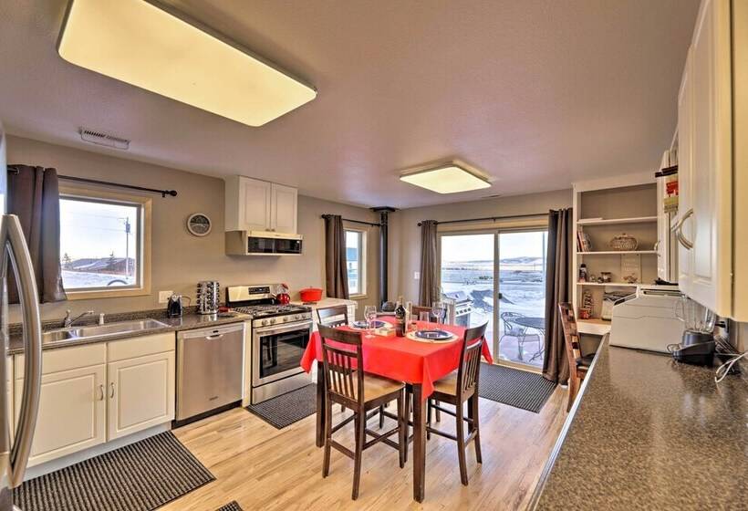 Centennial Cabin W/ Hot Tub, Sauna & Pool Table!