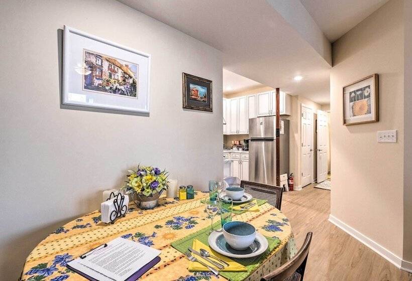 Charming Charlottesville Apt W/ Outdoor Space!